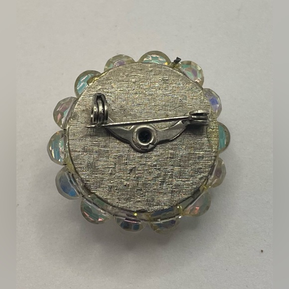 Vintage Aurora Borealis Faceted Crystal Brooch Pin - Picture 4 of 6